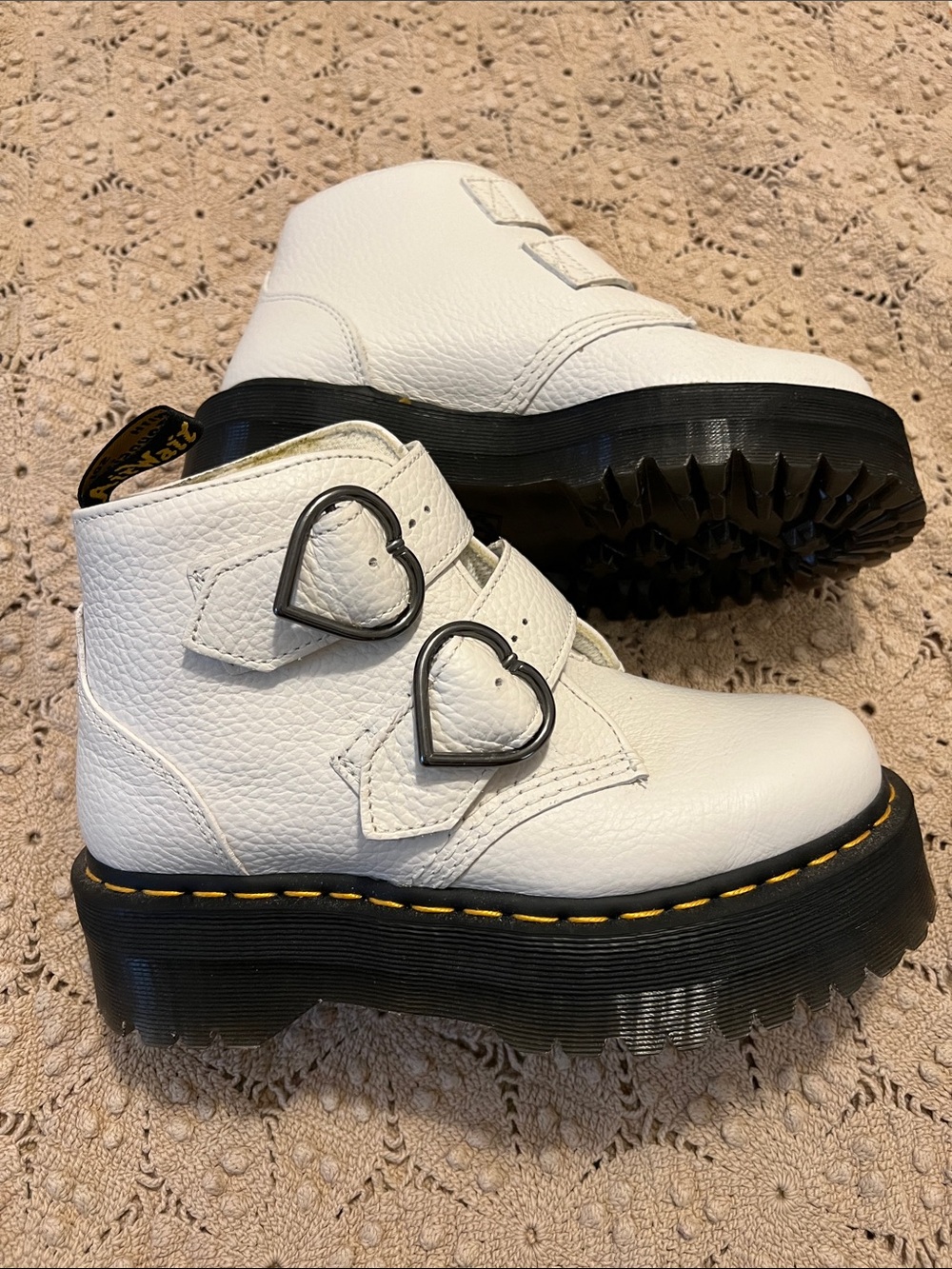 Women’s White Heart-Buckle Platform Boots Dr Martens Size 7